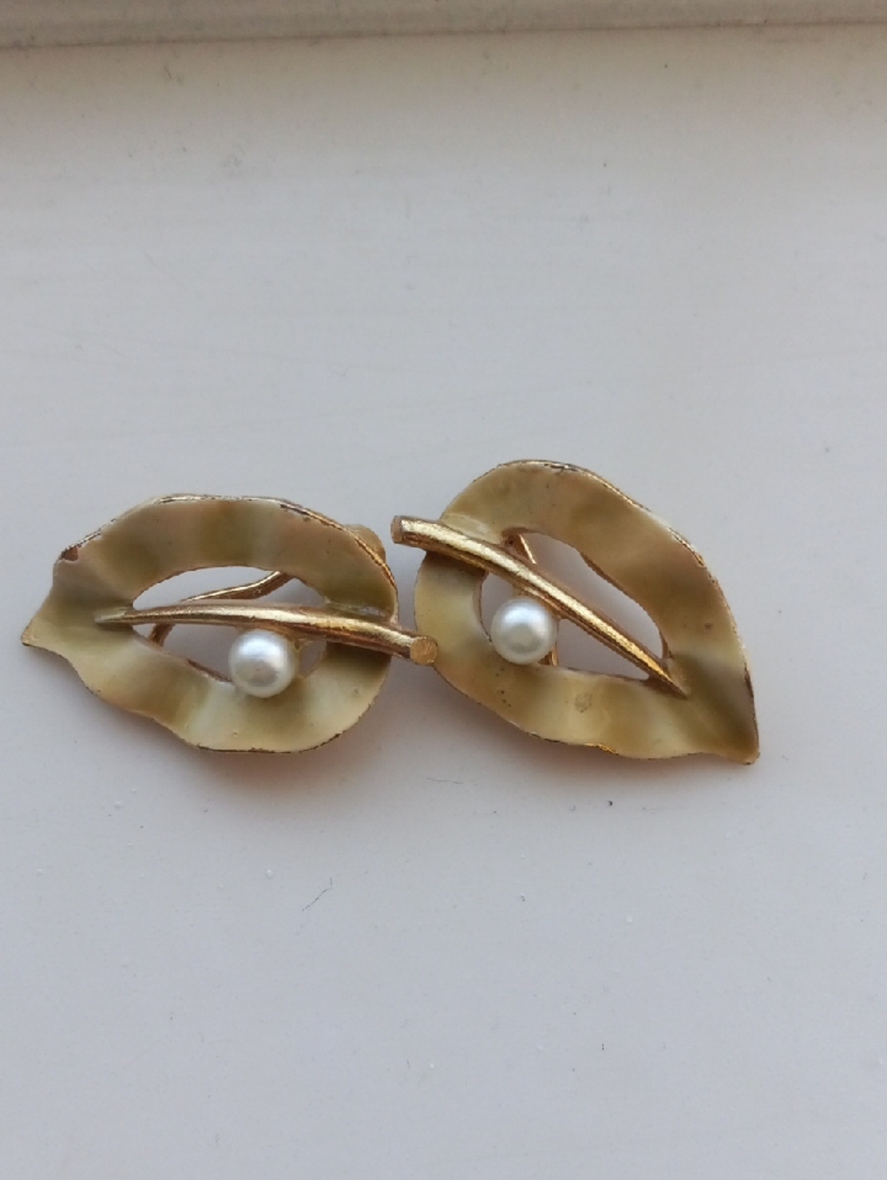 Vintage BSK Gold Tone Cream Enamel Leaf Clip On Earrings Faux Pearl Circa 50s